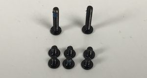Tornillos largos y cortos de la cubierta inferior de HP Omen 15 2018