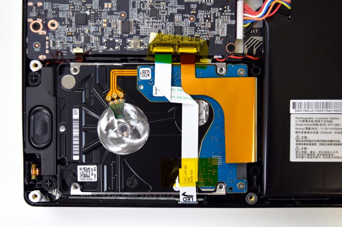 Bahía para disco SATA de 2,5 pulgadas en MSI GS63VR 7RF