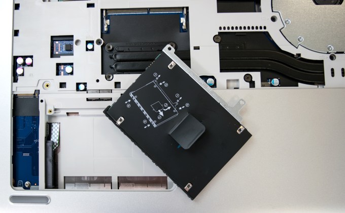 Alojamiento para disco SATA de 2,5 pulgadas en HP ProBook 470 G5