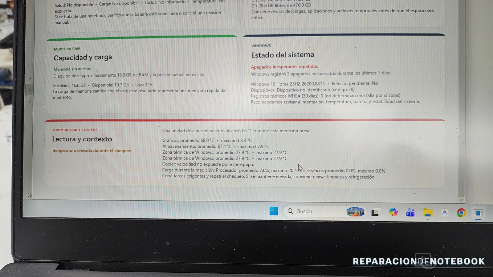 Notebook usada encendida durante una prueba de funcionamiento y temperatura